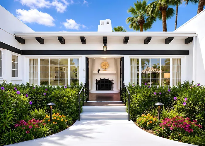 Gloria Palm Springs